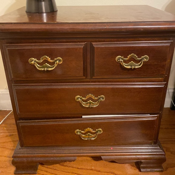 Nightstand and lamp - Picture 1 of 2